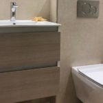 Reforma de baño elegante y moderno en Zaragoza