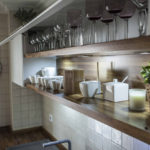 Reforma de cocina en Zaragoza con blanco y madera